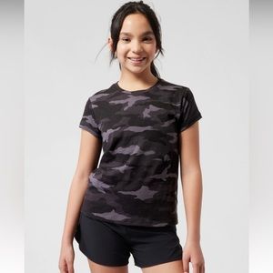 2/$20💵💵 Athleta Girl Camo Tee
